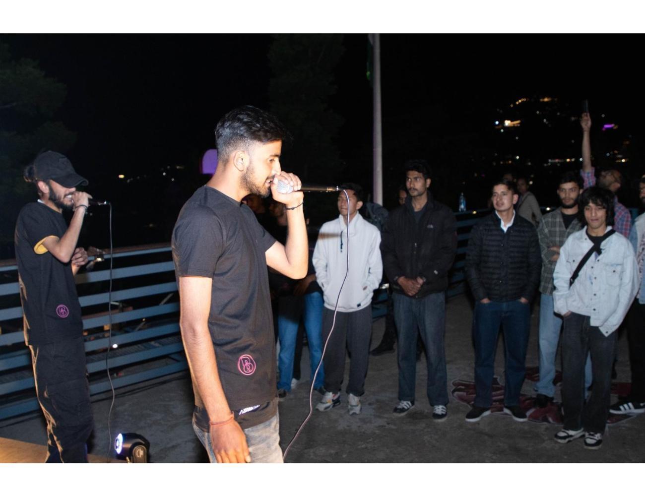 Event-First Bunkotel Mussoorie Bagian luar foto